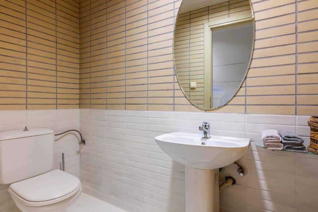 Downtown Spacious Loft Apartment Just 3 Minutes From City Centre Iráklio Kültér fotó
